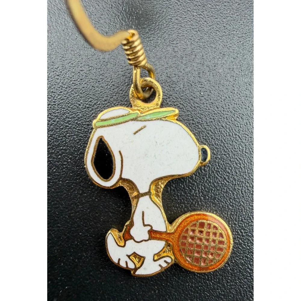 Aviva Taiwan Peanuts Snoopy Tennis Earrings Gold Tone Vintage Enamel READ